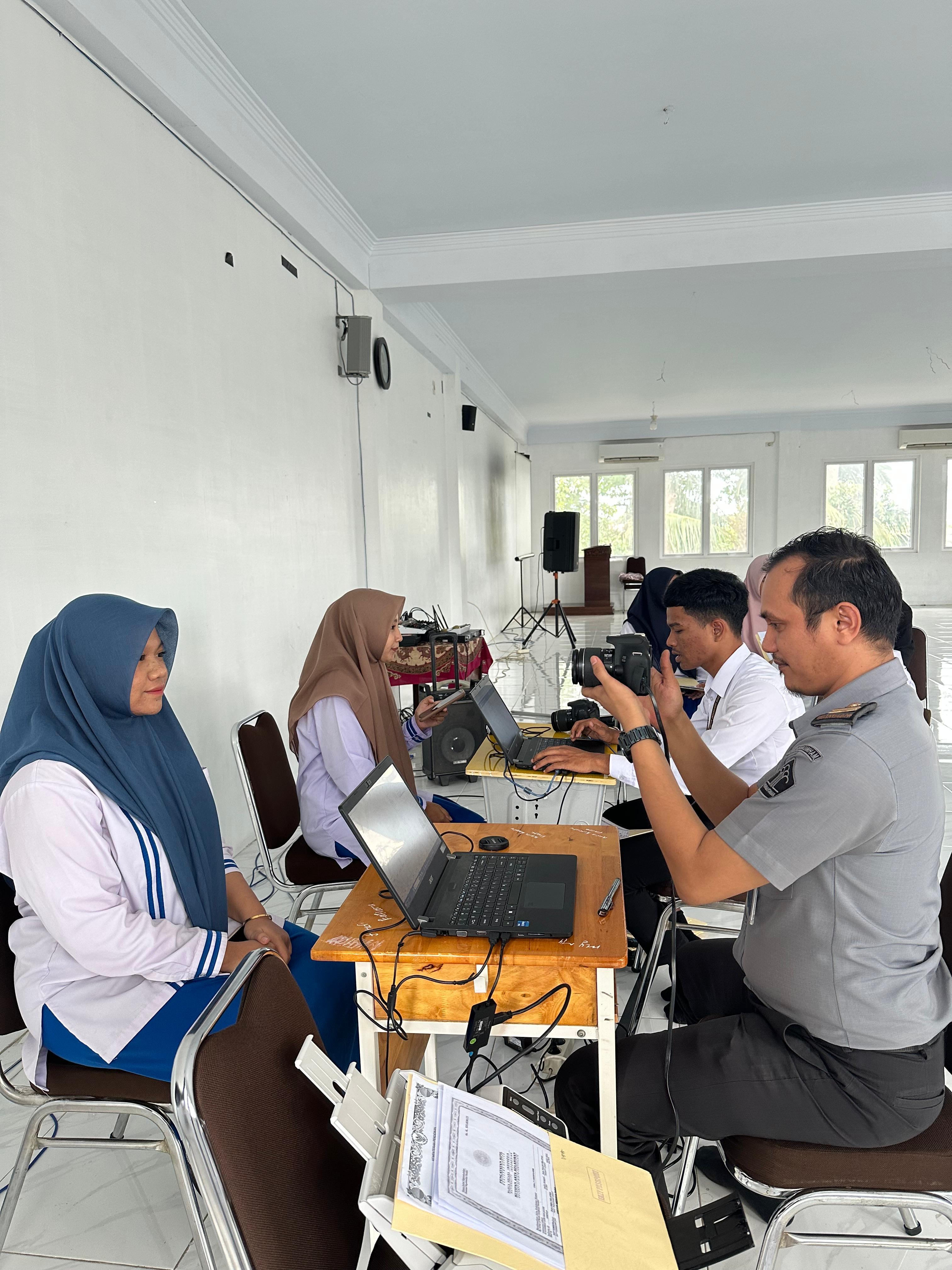 ep smk cm 1